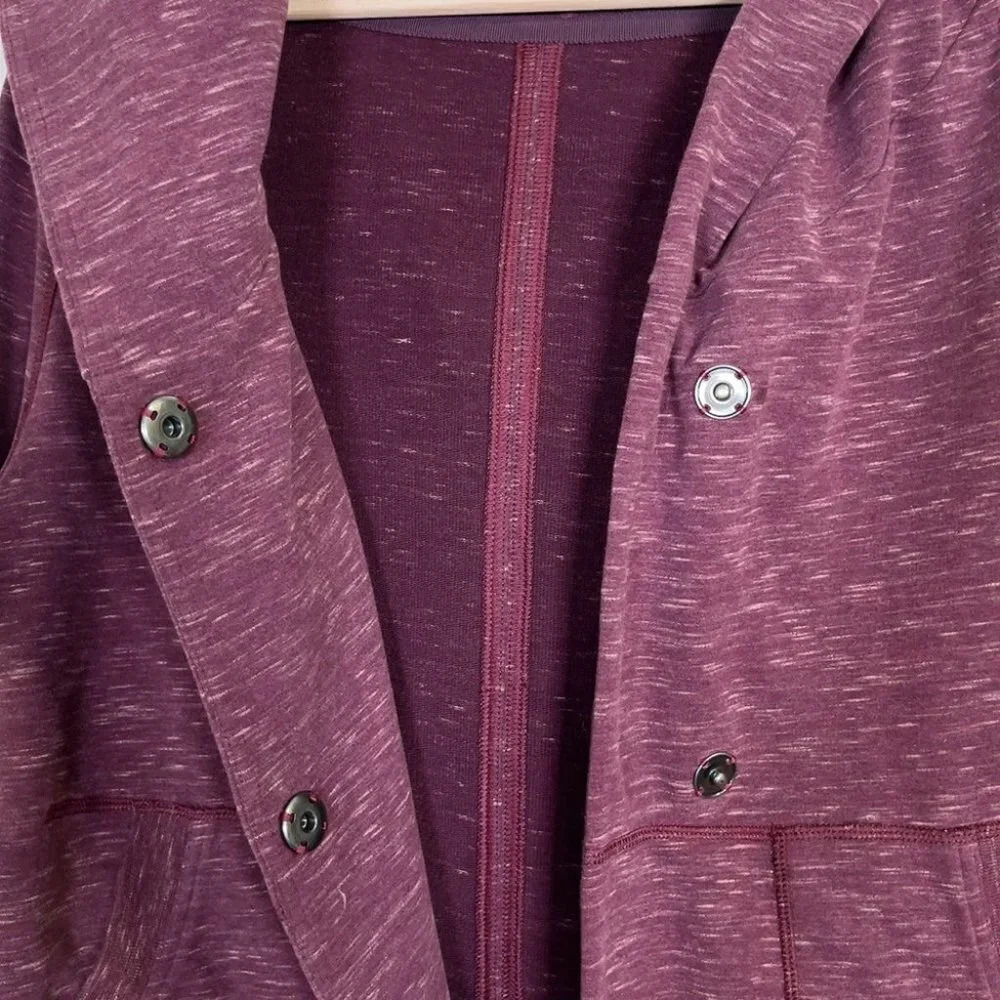 LULULEMON | FIND YOUR CENTRE WRAP IN RUST BERRY - Picture 11 of 16